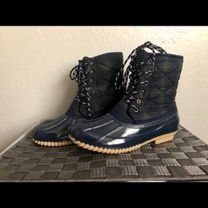 Duck boots